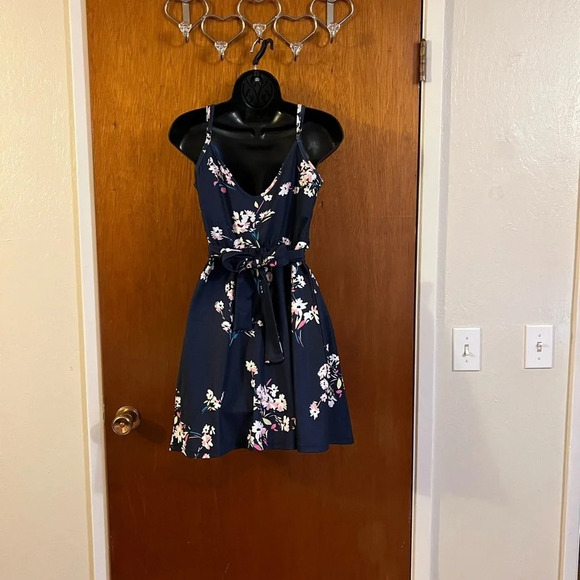 Blue & Floral Dress - Picture 9 of 12
